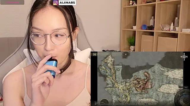 Snapshot of aliiiiiina chatting on 01.01.25 aliiiiiina online show from 01.01.25