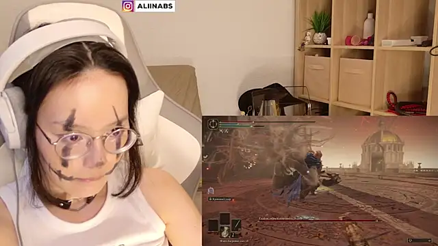 Snapshot of aliiiiiina chatting on 01.30.25 aliiiiiina online show from 01.30.25