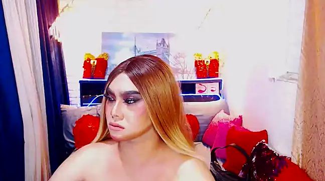 Snapshot of TsGoddessNhicolle chatting on 12.21.24 TsGoddessNhicolle online show from 12.21.24