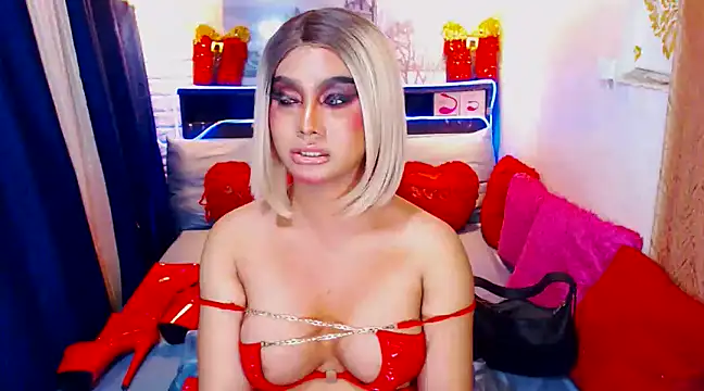 Snapshot of TsGoddessNhicolle chatting on 01.30.25 TsGoddessNhicolle online show from 01.30.25