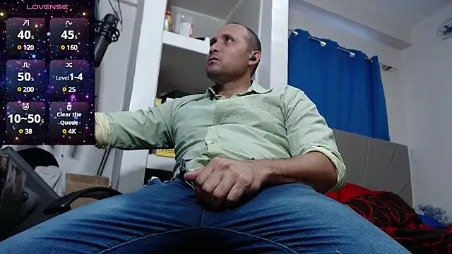 Snapshot of lewislamxxx_hot chatting on 01.10.25 lewislamxxx hot online show from 01.10.25