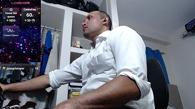 Snapshot of lewislamxxx_hot chatting on 03.14.25 lewislamxxx hot online show from 03.14.25