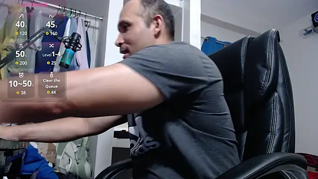 Snapshot of lewislamxxx_hot chatting on 11.06.25 lewislamxxx hot online show from 11.06.25