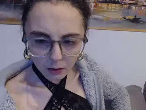 Snapshot of cleophee chatting on 02.18.25 cleophee online show from 02.18.25