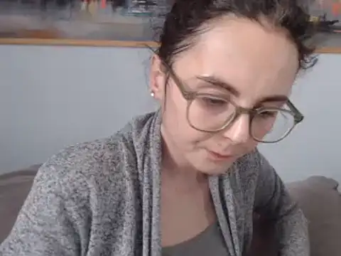 Snapshot of cleophee chatting on 02.26.25 cleophee online show from 02.26.25