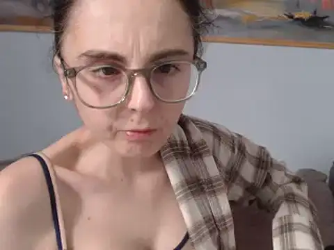 Snapshot of cleophee chatting on 03.10.25 cleophee online show from 03.10.25