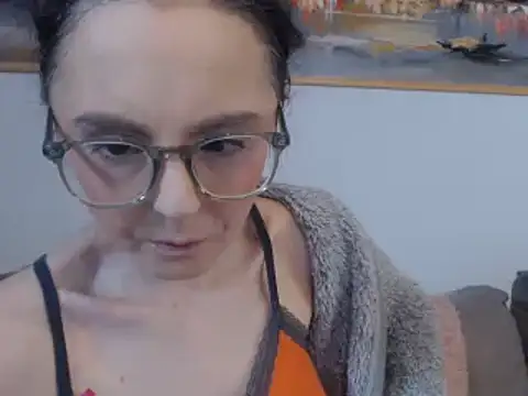 Snapshot of cleophee chatting on 03.15.25 cleophee online show from 03.15.25