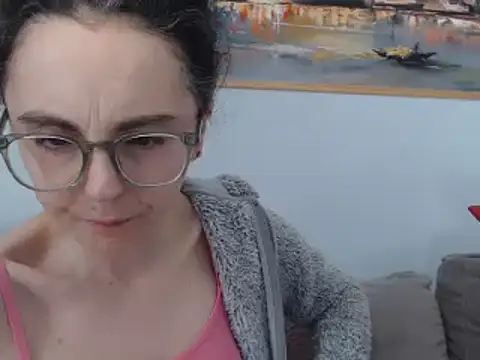 Snapshot of cleophee chatting on 03.16.25 cleophee online show from 03.16.25