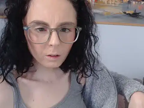 Snapshot of cleophee chatting on 03.22.25 cleophee online show from 03.22.25