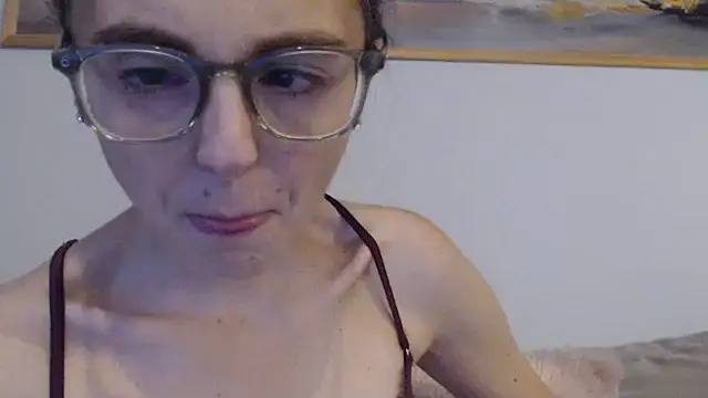 Snapshot of cleophee chatting on 10.25.25 cleophee online show from 10.25.25