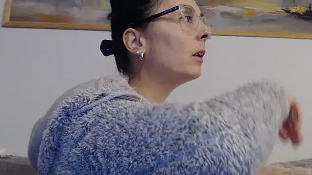 Snapshot of cleophee chatting on 02.14.26 cleophee online show from 02.14.26