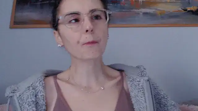 Snapshot of cleophee chatting on 03.25.26 cleophee online show from 03.25.26