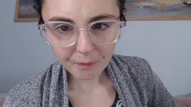 Snapshot of cleophee chatting on 04.16.26 cleophee online show from 04.16.26