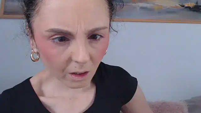 Snapshot of cleophee chatting on 05.18.26 cleophee online show from 05.18.26