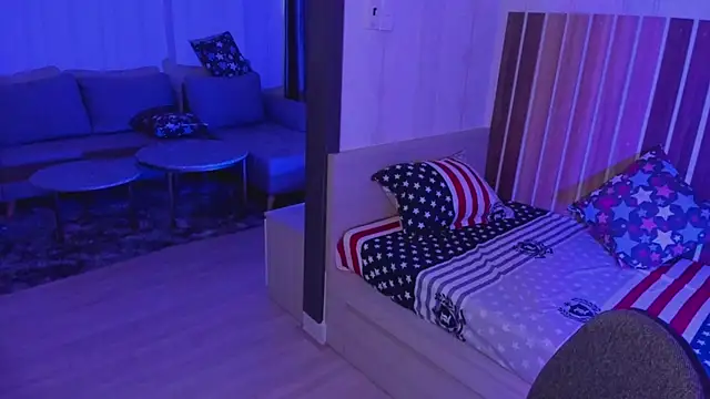 Dora Banks online show from 01.17.25