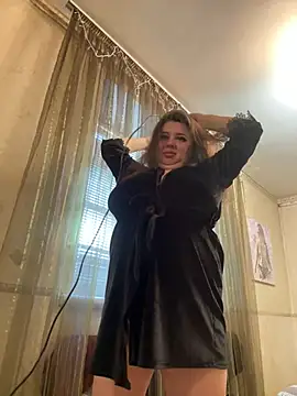 Snapshot of Sara_Slow chatting on 02.11.25 Sara Slow online show from 02.11.25