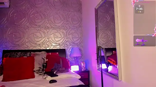 vennus1  online show from 10.24.25