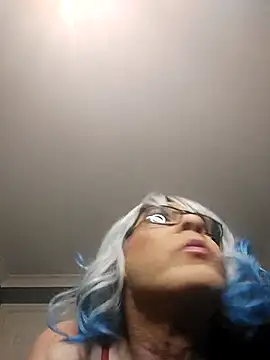 juniperberi29 online show from 10.17.25