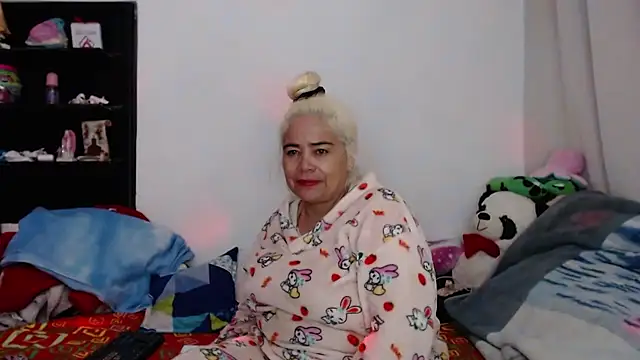 Snapshot of estrellita_fugaz16x chatting on 12.30.24 estrellita fugaz16x online show from 12.30.24