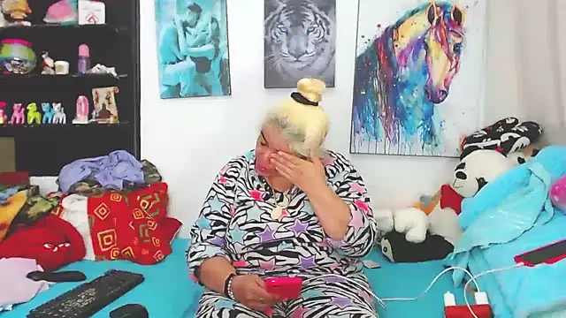 Snapshot of estrellita_fugaz16x chatting on 01.22.25 estrellita fugaz16x online show from 01.22.25