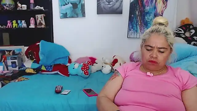 Snapshot of estrellita_fugaz16x chatting on 01.29.25 estrellita fugaz16x online show from 01.29.25