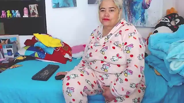 Snapshot of estrellita_fugaz16x chatting on 01.29.25 estrellita fugaz16x online show from 01.29.25