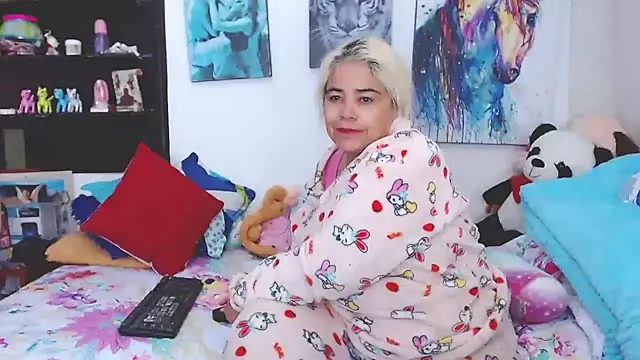 Snapshot of estrellita_fugaz16x chatting on 02.04.25 estrellita fugaz16x online show from 02.04.25