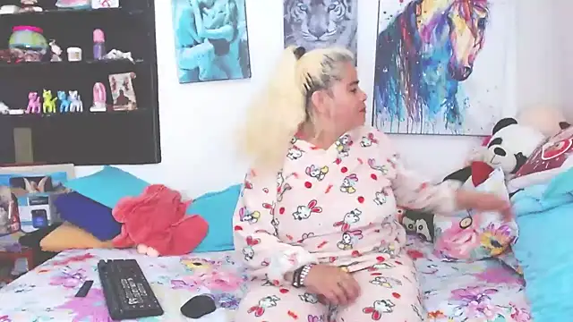 Snapshot of estrellita_fugaz16x chatting on 02.05.25 estrellita fugaz16x online show from 02.05.25