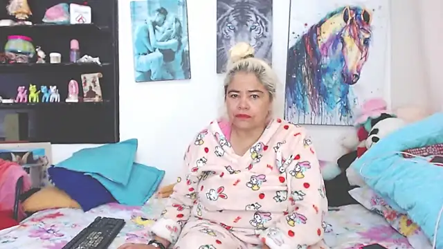 Snapshot of estrellita_fugaz16x chatting on 02.07.25 estrellita fugaz16x online show from 02.07.25