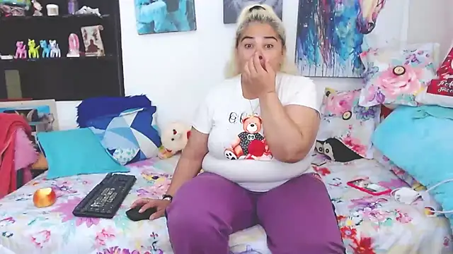 Snapshot of estrellita_fugaz16x chatting on 02.07.25 estrellita fugaz16x online show from 02.07.25