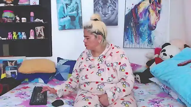 Snapshot of estrellita_fugaz16x chatting on 02.09.25 estrellita fugaz16x online show from 02.09.25