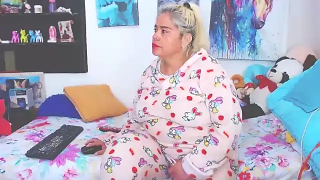 Snapshot of estrellita_fugaz16x chatting on 02.12.25 estrellita fugaz16x online show from 02.12.25