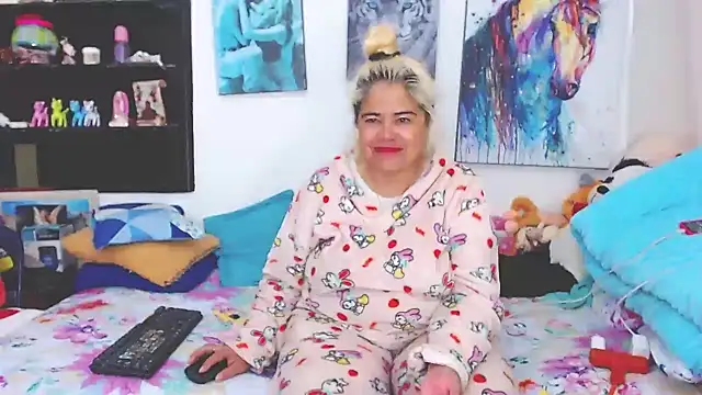 Snapshot of estrellita_fugaz16x chatting on 02.12.25 estrellita fugaz16x online show from 02.12.25