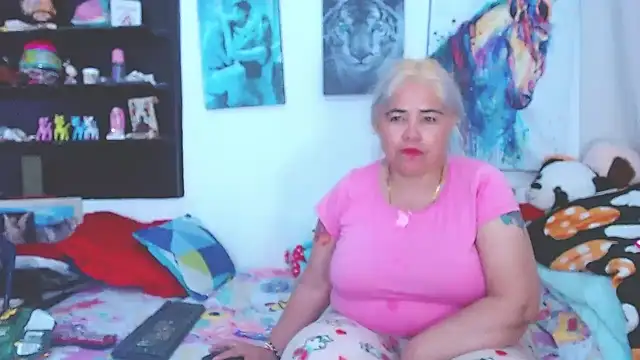 Snapshot of estrellita_fugaz16x chatting on 03.09.25 estrellita fugaz16x online show from 03.09.25