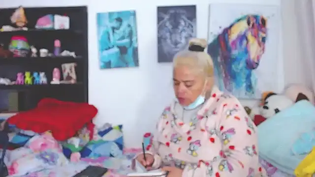 Snapshot of estrellita_fugaz16x chatting on 03.12.25 estrellita fugaz16x online show from 03.12.25