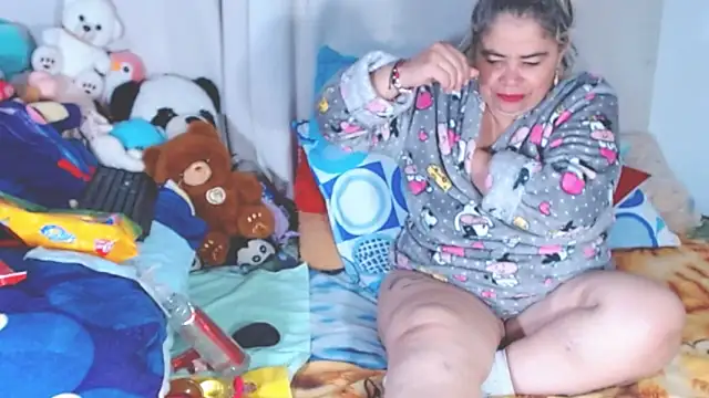 Snapshot of estrellita_fugaz16x chatting on 09.30.25 estrellita fugaz16x online show from 09.30.25