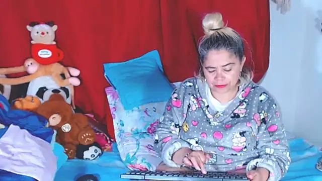 estrellita fugaz16x online show from 11.10.25