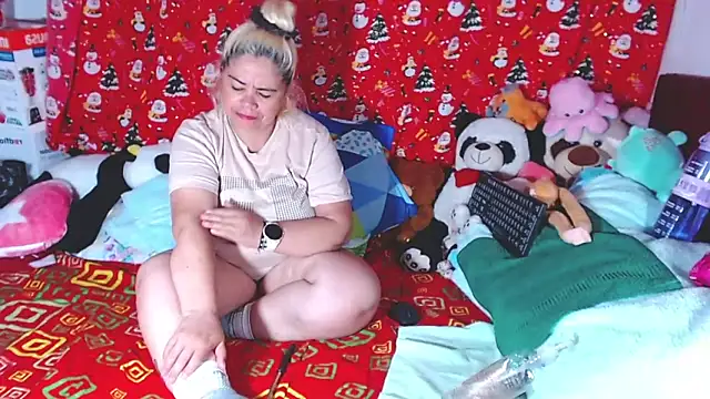 Snapshot of estrellita_fugaz16x chatting on 04.24.26 estrellita fugaz16x online show from 04.24.26
