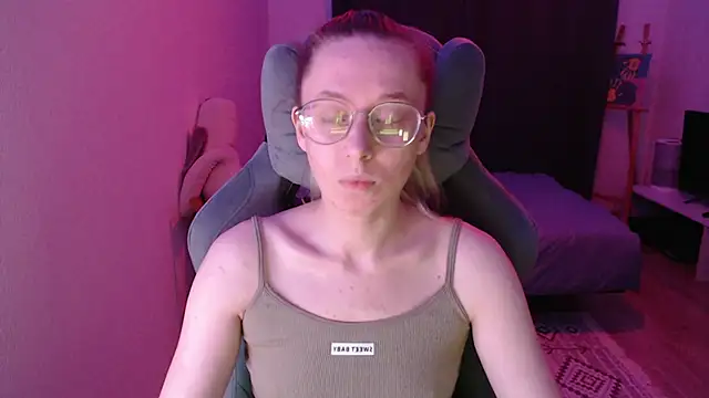 Snapshot of AnabelFrel chatting on 10.02.25 AnabelFrel online show from 10.02.25