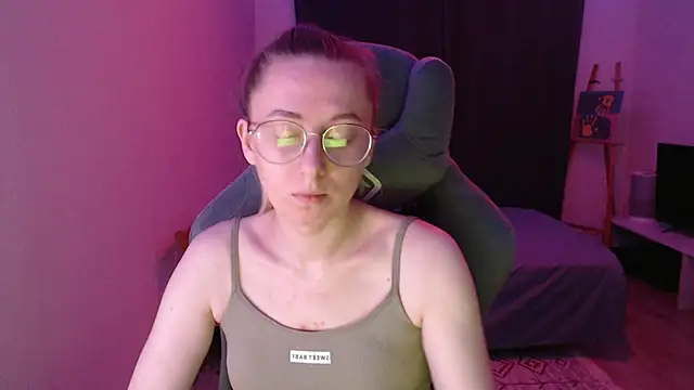 Snapshot of AnabelFrel chatting on 11.13.25 AnabelFrel online show from 11.13.25