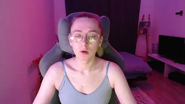 Snapshot of AnabelFrel chatting on 11.16.25 AnabelFrel online show from 11.16.25