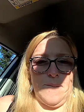 Snapshot of winniess40 chatting on 12.29.24 winniess40 online show from 12.29.24