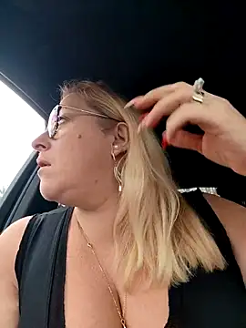 Snapshot of winniess40 chatting on 02.13.26 winniess40 online show from 02.13.26