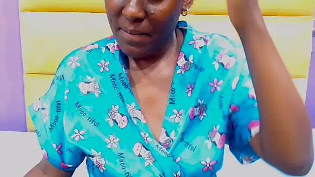 Snapshot of SLUTYLISA chatting on 10.09.25 SLUTYLISA online show from 10.09.25