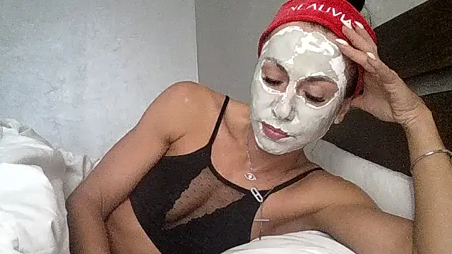 JulianaGold1 online show from 10.19.25