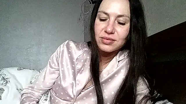 Snapshot of JulianaGold1 chatting on 03.02.26 JulianaGold1 online show from 03.02.26
