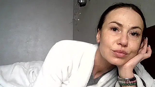 Snapshot of JulianaGold1 chatting on 03.29.26 JulianaGold1 online show from 03.29.26
