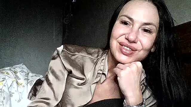 Snapshot of JulianaGold1 chatting on 03.29.26 JulianaGold1 online show from 03.29.26