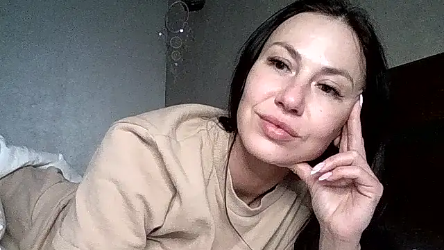 Snapshot of JulianaGold1 chatting on 04.06.26 JulianaGold1 online show from 04.06.26