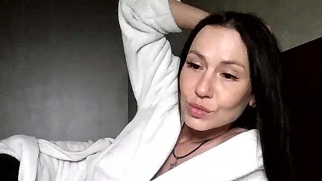 Snapshot of JulianaGold1 chatting on 04.19.26 JulianaGold1 online show from 04.19.26